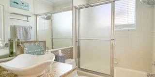 ** BEAUTIFUL MODERN HEATED POOL HOME IN THE VINEYARDS ** SEASONAL ONLY ** AVAILABLE OFF-SEASON MONTHS AND DEC-MARCH 2026 ** Gallery 35