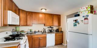 Roomy Sunnyside Duplex with Finished Basement in a Prime Location Gallery 10
