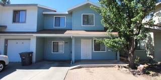 Spacious East Side 3BR Townhome with Fenced Yard Spacious East Side 3BR Townhome with Fenced Yard Gallery 1