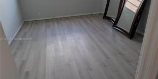 301 NE 14th Ave Gallery 7