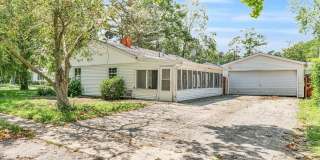 Now Leasing 3-Bedroom, 2-Bath House with Detached Garage for Move in August 1st! Gallery 4