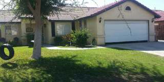 3 Bedroom Home with Attached 2-Car Garage, Fireplace & Gardening Included 3 Bedroom Home with Attached 2-Car Garage, Fireplace & Gardening Included Gallery 1