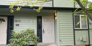 Beautifully updated townhouse in Eugene! Gallery 1