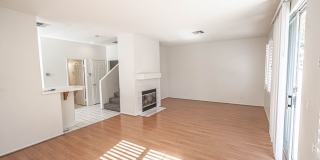 4 Bedroom Oaklane Townhome in Santa Clarita! Gallery 6