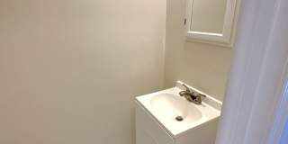 3 bedroom/ 1.5 bathroom- Courthouse Green Gallery 9
