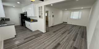 4854-4860 Hazeltine Apartments Gallery 21