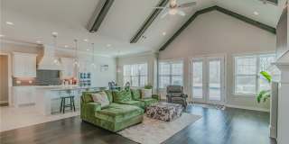 605 Stone Ridge Street Gallery 9