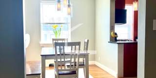 Nice 2 bed in Brookline Gallery 15