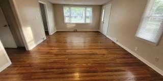 2 Bedroom, 1 Bathroom home with Garage! 2 Bedroom, 1 Bathroom home with Garage! Gallery 1
