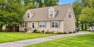 Spacious Four-Bedroom Home on a Quiet Street In Milton. Gallery 1