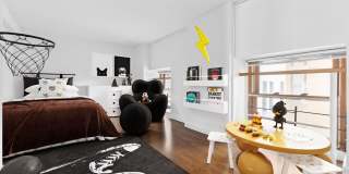 305 Second Avenue Gallery 6