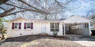 Cozy home on corner lot! Gallery 1