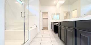 Beautiful 4-Bedroom Home with Dual Primary Suites in Henderson! Gallery 11