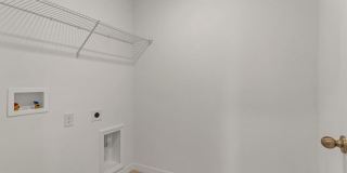 Like-New Ashton Woods Spacious 5BR 4BA, Prime Location Near I-4! Gallery 17