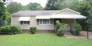 New On The Market with GREAT FEATURES! Large 3 Bedroom PLUS Den!! Gallery 1