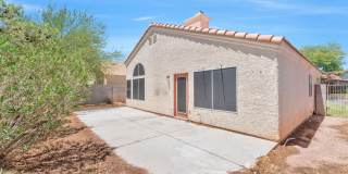 Vaulted Ceilings, Cozy Fireplace & Desirable Single-Story Living Near The Lakes! Gallery 23
