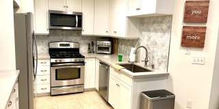 $500 OFF 1ST MONTHS RENT!! Modern and Chic 2 bed 2.5 bath in Newport Beach!!! Gallery 8