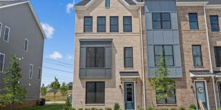 42100 PICASSO Square Gallery 1