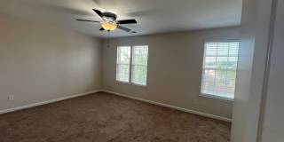 Bright-Sunny 4 Bedroom, 2.5 Bathroom Home - Mooresville Graded Schools - Fresh Paint - Fenced Yard - Community Pool Gallery 19