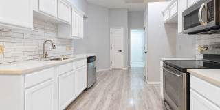 Spacious 3BD/2BTH In Yukon Gallery 13