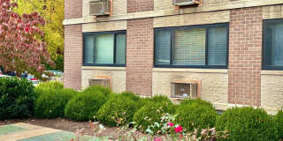 Spacious One Bedroom Condo In the Heart of Dupont - 17th/New Hampshire. Gallery 34