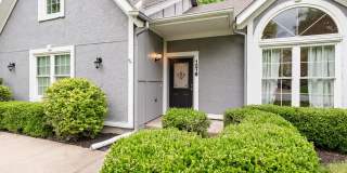 4 Bed home in Olathe- Quick access to I-35 Gallery 36