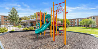 Burgundy & Hillsboro Apartments Gallery 22