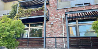 Stylish and modern loft-like 2 bedroom 2.5 bath condo in an urban oasis! Gallery 1