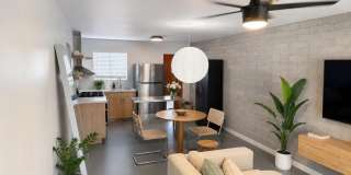 2731 E MONTECITO Avenue Gallery 1