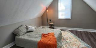 4 bedroom 1.5  bath  home Gallery 12