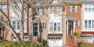 Beautiful 2 bedroom 2.5 bath Townhome in Carrboro Gallery 1