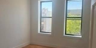 711 E 52nd Street Gallery 1