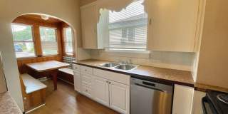 Spacious 8 Bedroom across from UNC - PRE-LEASING FOR MAY Gallery 4