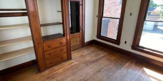 Large Brick 7 bedroom home Gallery 24