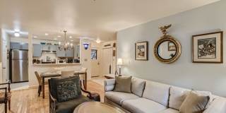 Ideal Downtown 1 BDR Close to Shops & Trails Gallery 11