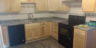 Updated 2 Bed 1 Bath Townhouse close to downtown Louisville Gallery 1
