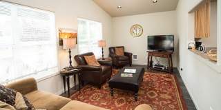 139 SE Heyburn Gallery 6