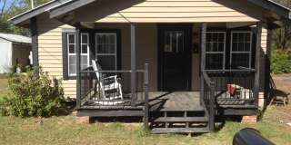 2 bedroom 1 bathroom home located in Glennville Gallery 1