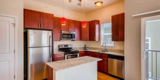 Violet on Broadway Apartment Homes Gallery 19