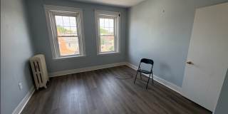 Beautiful 3 bed with in unit laundry and balcony GREAT DEAL for 9/1/26 Gallery 4