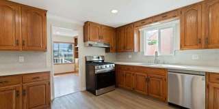 911 North Pass Avenue Gallery 10