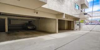 437-441 Queen St Gallery 38