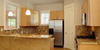 UT PRE-LEASE: Beautiful, Recently Constructed 6 bed/ 4 ba home in North Loop Area, Mins to UT Gallery 3