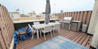 Stunning rehabbed 3-Bedroom Townhome in Fulton Market / West Loop Gallery 18