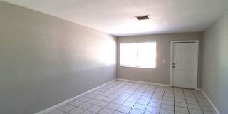 2203-2205 SE 15th Pl - 2203 Gallery 2