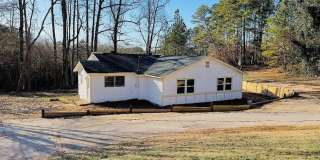 Room in 4 Bedroom Home in McDonough Gallery 1
