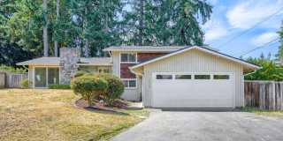 4bed/3bath Home with Lower-Level Bonus Room in East Bellevue! 4bed/3bath Home with Lower-Level Bonus Room in East Bellevue! Gallery 1
