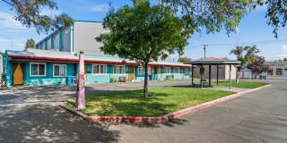 Las Flores Apartments Gallery 1