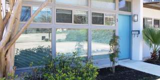 CONTEMPORARY URBAN CONDO NEAR DOWNTOWN Gallery 3