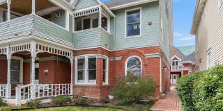 Historic Downtown Boulder Studio Steps from Pearl Street Gallery 1